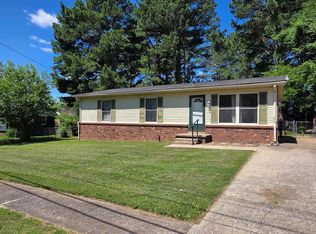 621 Evergreen Park Dr, Hopkinsville, KY 42240