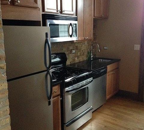 2nd image of 2920 W Cullom Ave #327