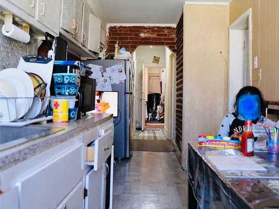 3rd image of 11217 Linden Blvd