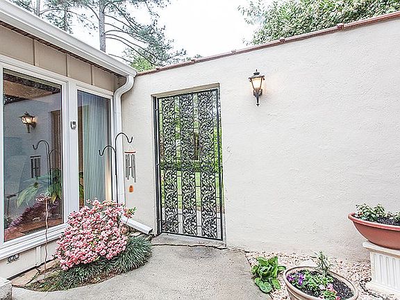 4th image of 3548 Beachhill Dr