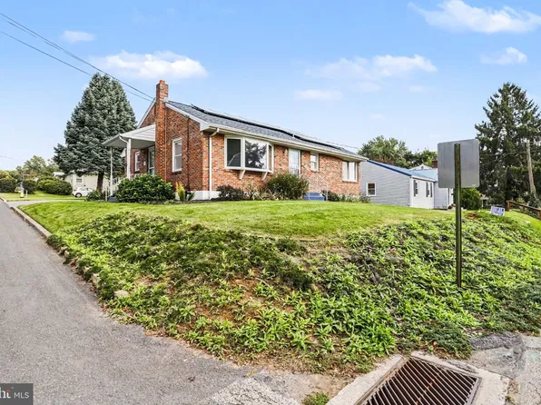 2095 Clarendon St, Camp Hill, PA 17011