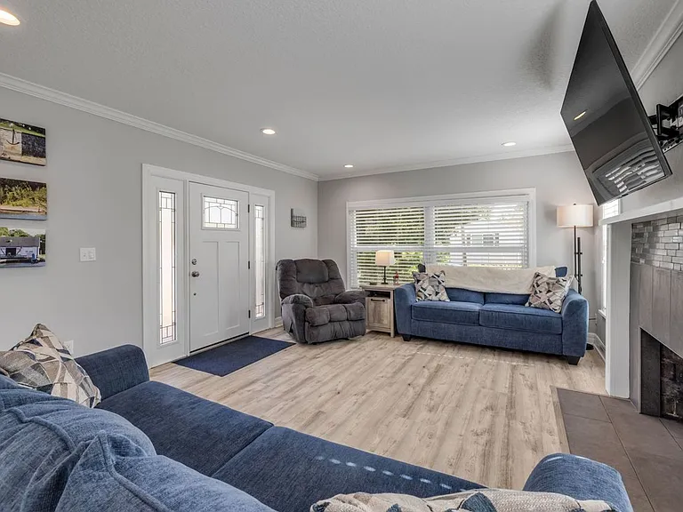 315 Sears Ave — Photo 9