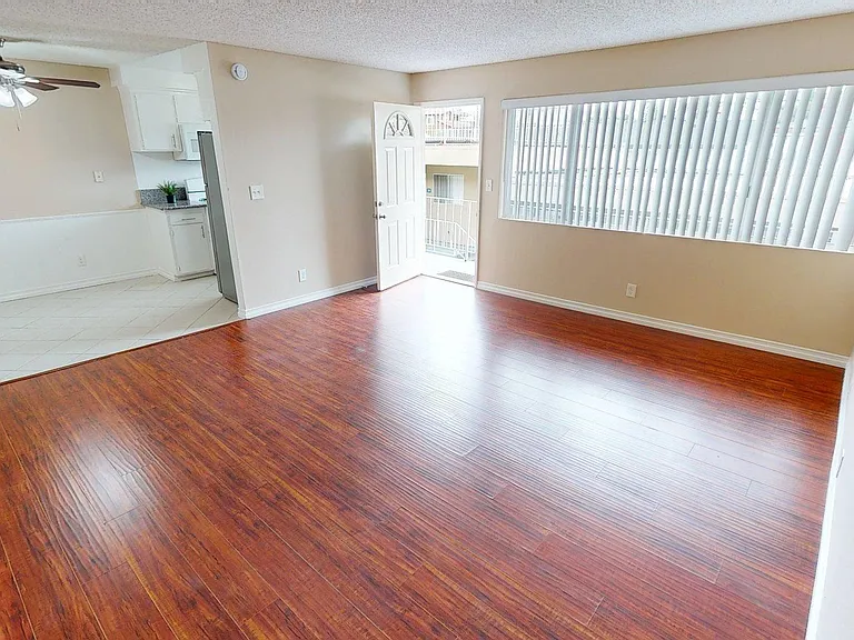 800 Meyer Lane — Photo 28