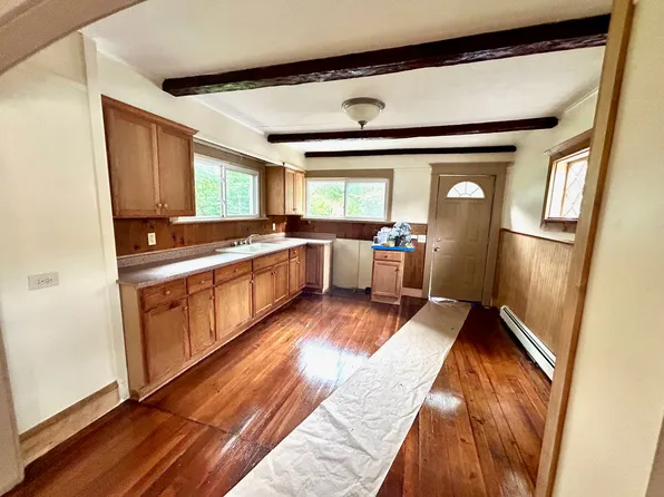 104 Liberty St, Pawcatuck, CT 06379