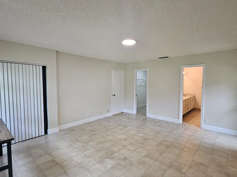 3752 Arelia Dr S — Photo 38