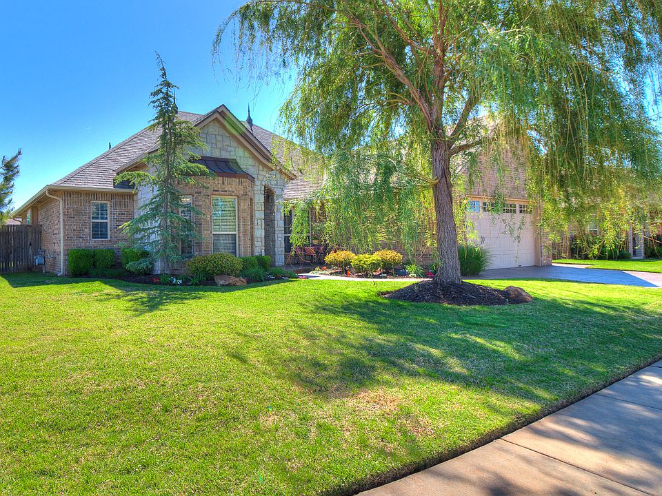 Gorgeous corner lot!