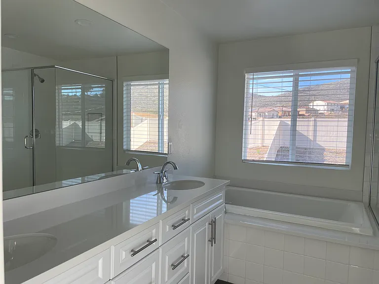 1046 Crestline Rd — Photo 6