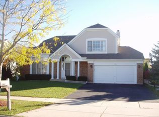 1300 Thorndale Ln, Lake Zurich, IL