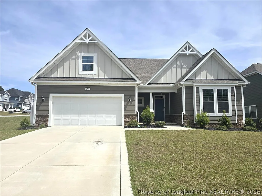 4 bed, 3.0 bath, 2685 sqft, $2,200 — Photo 1