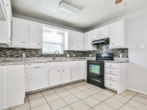 4th image of 4630 Erskine St