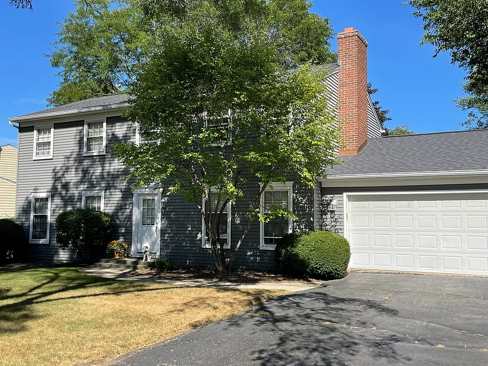 102 N Stauffer Dr