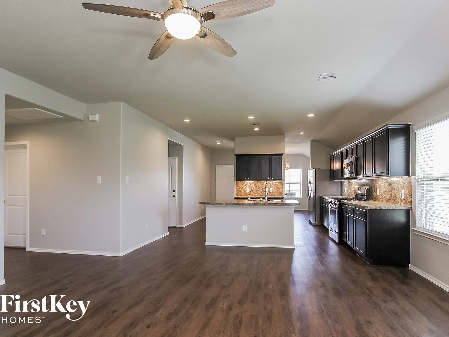 3 bed, 2.0 bath, 1666 sqft, $2,245 — Photo 3