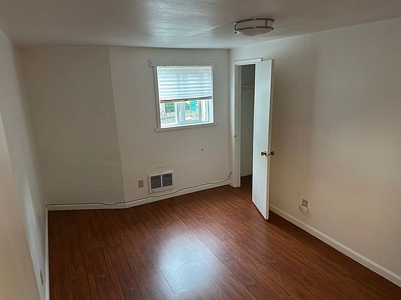 3rd image of 704 19th Ave