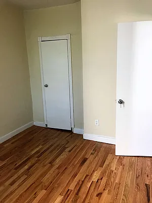 Rented by Kirrane William | media 4