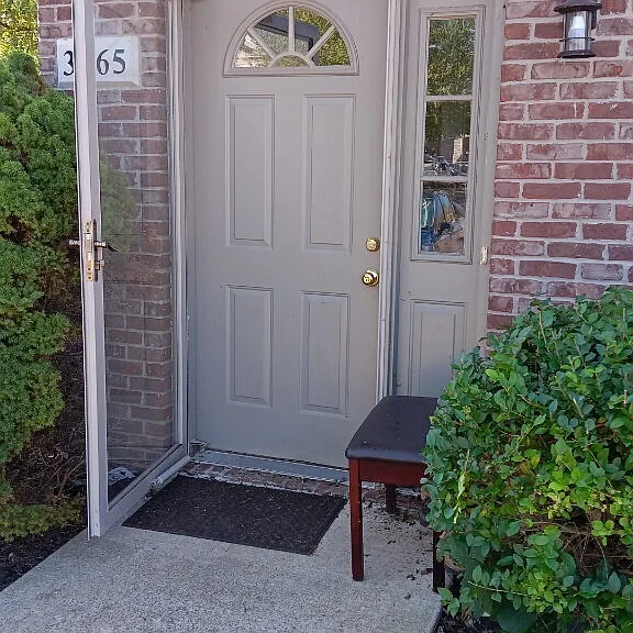 3465 S Oaklawn Cir — Photo 1