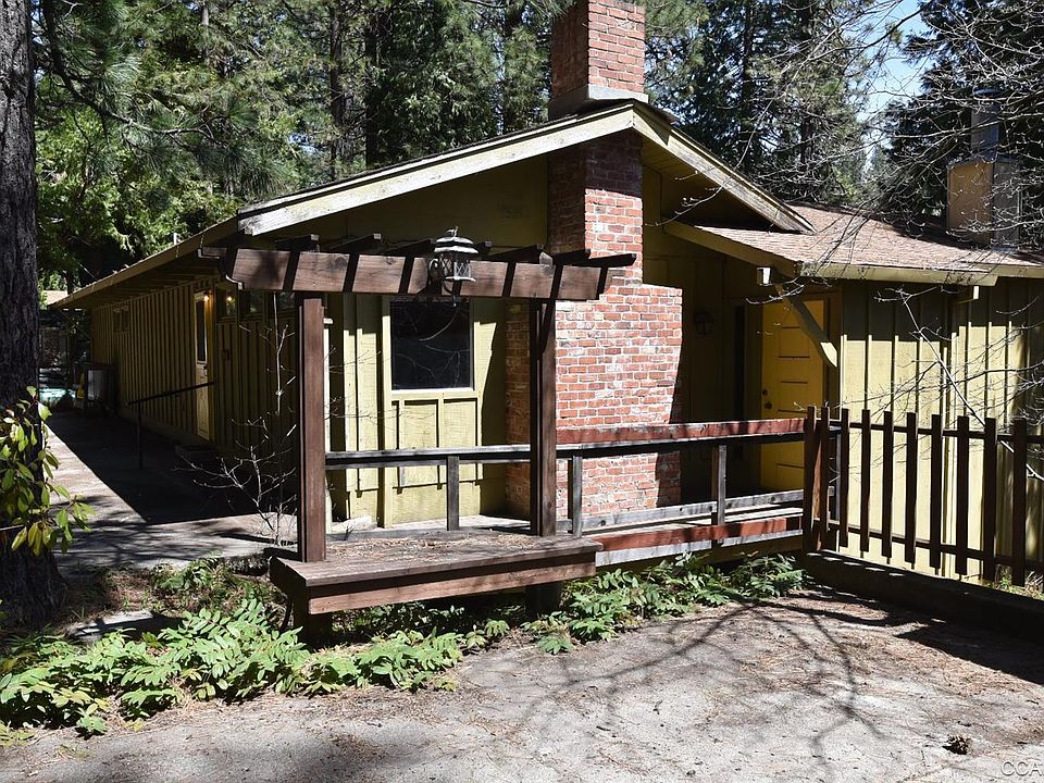 1st image of 1923 Pine Dr