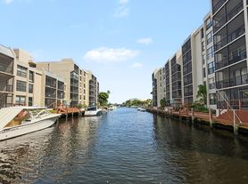 9 Royal Palm Way, Boca Raton, FL