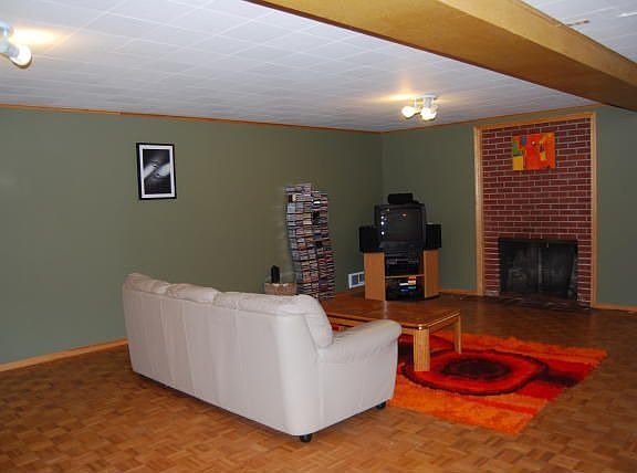 Spacious Family Room
