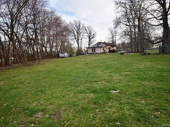 3rd image of 130 Scotland Hill Road