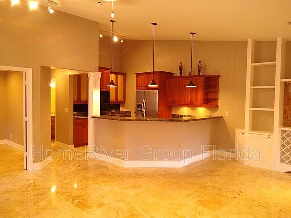 5th image of 2167 Discovery Cir W