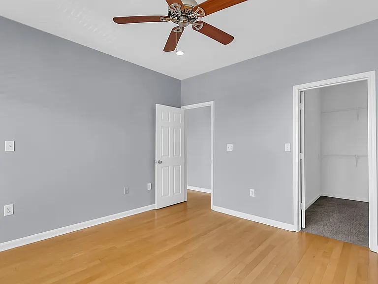 2332 Chatelain Way #1 — Photo 4