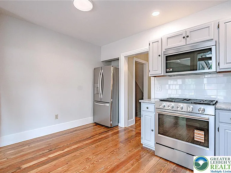 239 E Church St — Photo 15