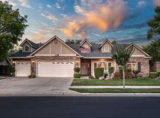1761 N Rogers Ave, Clovis, CA 93619