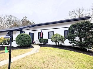 26 Sherwood Dr, Westerly, RI 02891