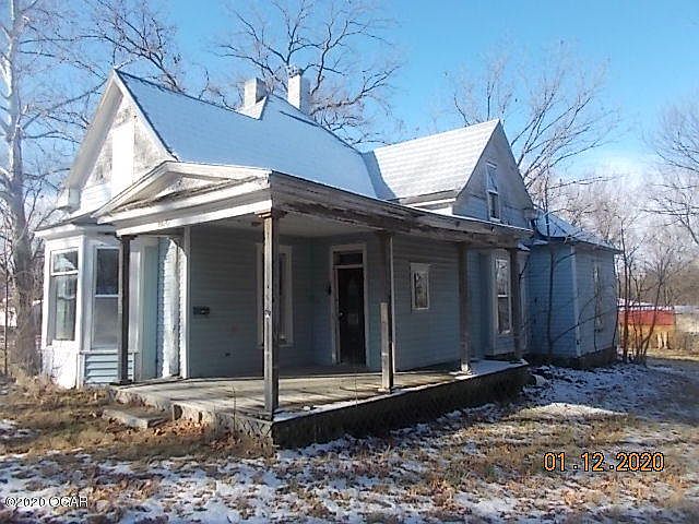 2nd image of 207 E Martin St