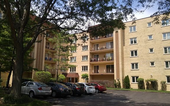2nd image of 6460 W Belle Plaine Ave APT 507