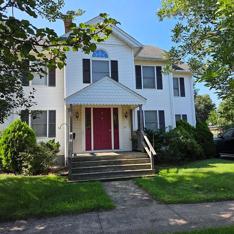 2 bed, 1.0 bath, 964 sqft, $1,900 — Photo 1
