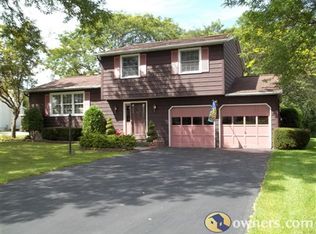8133 McCamidge Dr, Cicero, NY 13039