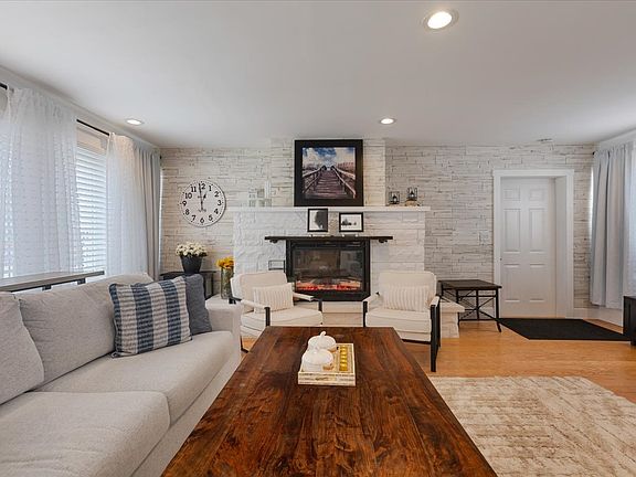 5th image of 4155 Greenwood St