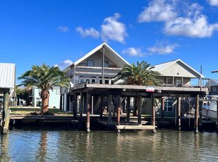 1027 Bourg St, Golden Meadow, LA 70357