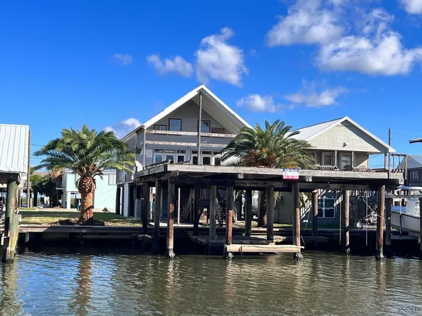 1027 Bourg St, Golden Meadow, LA 70357