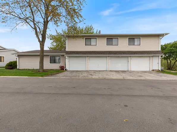 236 N Waterford Dr, Schaumburg, IL 60194