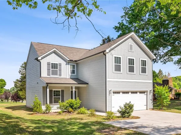 4623 Shattalon Dr, Winston Salem, NC 27106