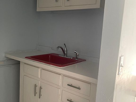 2nd image of 230 East Dr Floor 2
