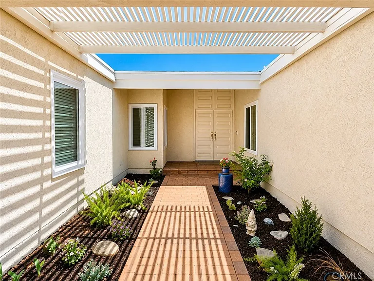 23707 Sandalwood St — Photo 3