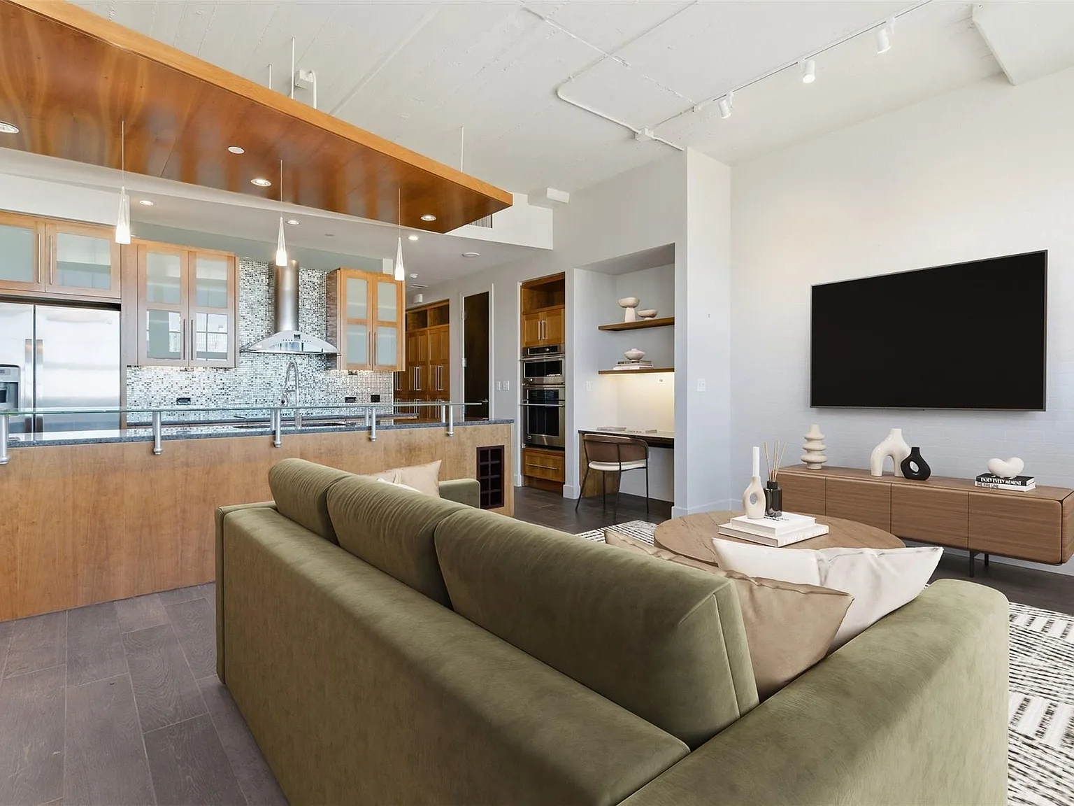 2 bed, 1438 sqft, $2,950 — Photo 2