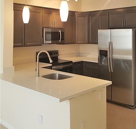 5th image of 533 NE 3rd Ave APT 538