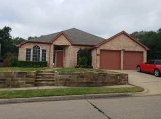 7017 Stephanie Ct, North Richland Hills, TX 76182