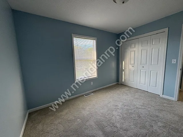 1131 E Lewis St — Photo 3