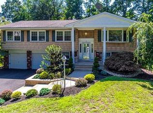 2 Evergreen Dr, Marlboro, NJ 07746