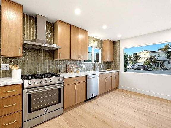 4th image of 4592 Contour Blvd