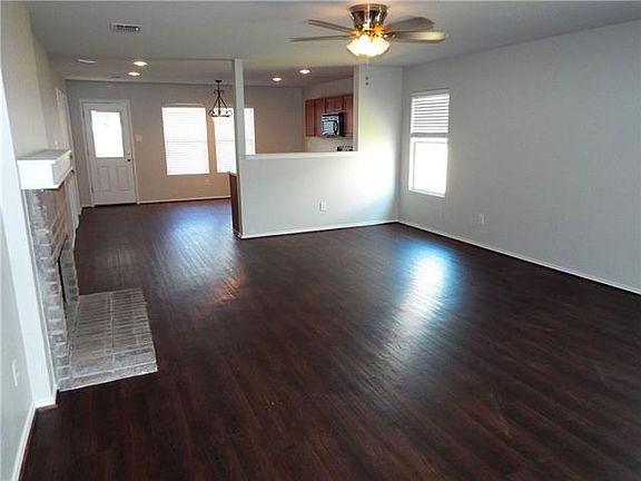 5th image of 904 Cathy Dr