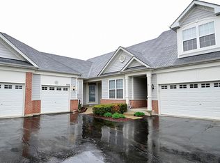 826 Skyline Dr, Batavia, IL 60510