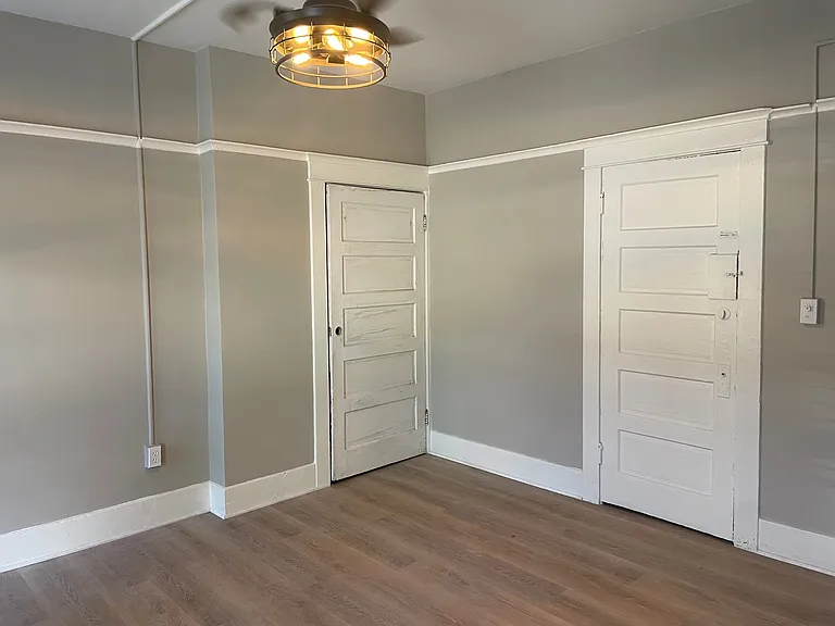 3401 N Mission Rd — Photo 11
