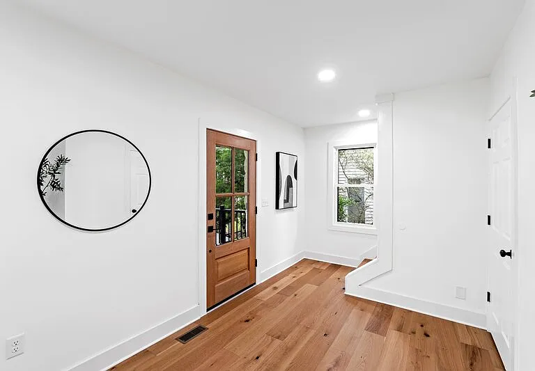 28 Douglas Dr — Photo 6