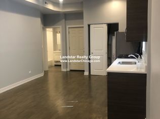 2750 W Cermak Rd #2R, Chicago, IL 60608